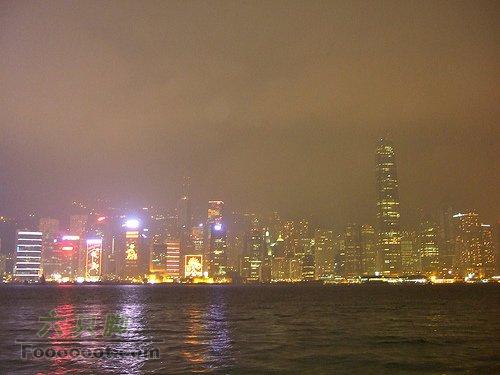 广东到香港的天星码头的夜景