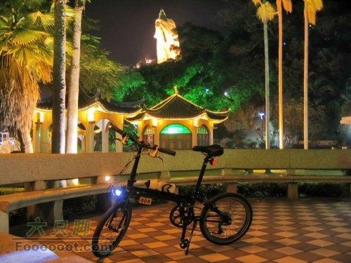 夜骑鼓浪屿郑成功雕像