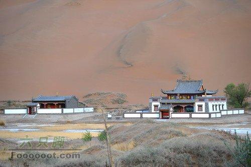 青海到蒙古沙漠巴丹吉林庙