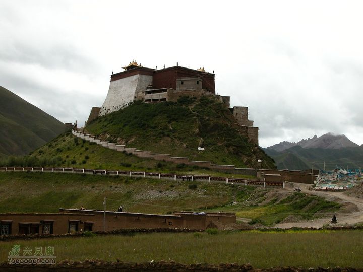献给玉树-2008骑行唐蕃古道经玉树进藏航迹追忆藏族的建筑都是讲究天地自然
