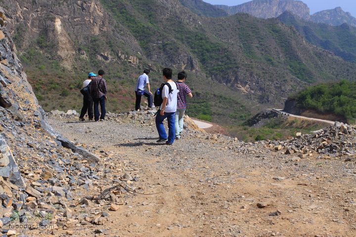 爨底下村徒步上山往返路线，我们的精彩周末纷纷考察地形