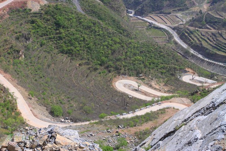爨底下村徒步上山往返路线，我们的精彩周末盘山下坡路