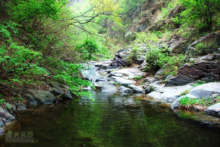爨底下村、双龙峡两日游(之三)-双龙峡观光我们就在这里休息了，其他的人都继续前行。