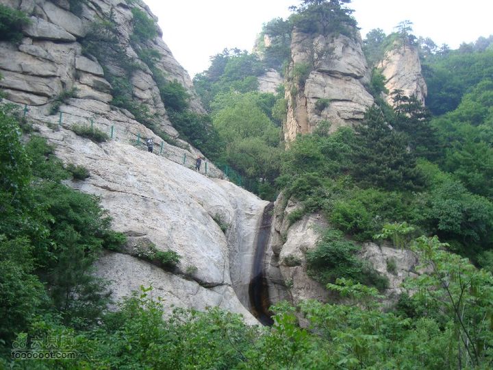 后山铺-云蒙山-云蒙峡重装2日穿越GPS轨迹攻略从这上面下来，就开始了跳石的路线