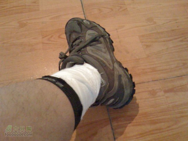 小五台山涧口入东沟出重装+东北2台折返轨迹线路在车站，撕开绷带之前，给我浮肿的脚留念……