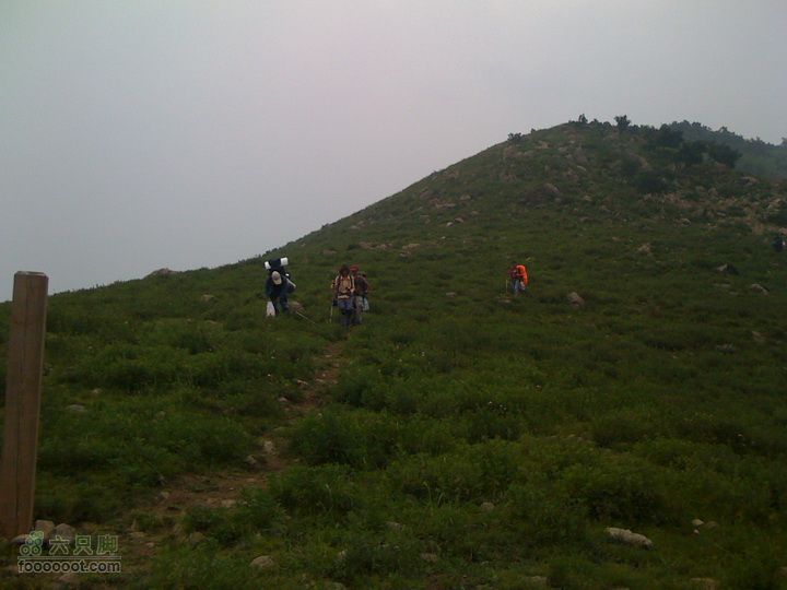 周末登海陀，半夜遭遇雷暴，8-9级狂风，幸免遇难回头看看山上下来的队友