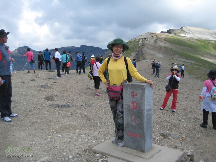2010长白山西坡天池中朝5号界碑