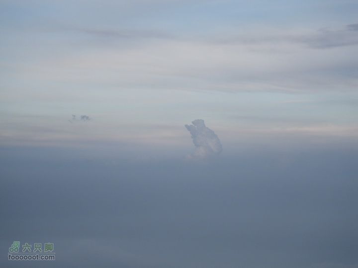 自驾车大海陀村，越野至1550米营地，最无限接近小海坨的线路云中云，很奇怪的形状