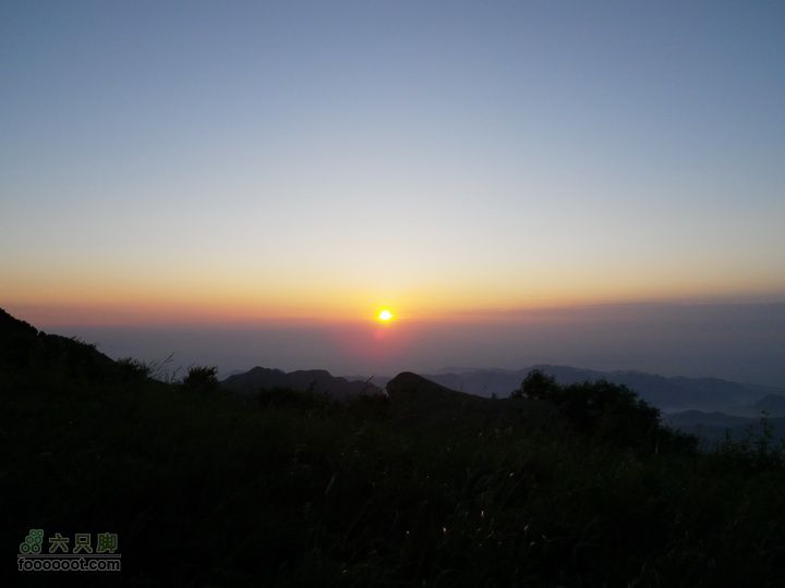 自驾车大海陀村，越野至1550米营地，最无限接近小海坨的线路太阳出来了啊，喜洋洋