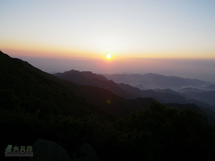 自驾车大海陀村，越野至1550米营地，最无限接近小海坨的线路日出