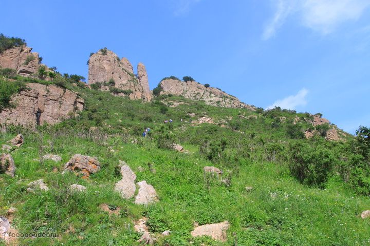 卸甲沟-草坨-东甸子梁-南骆驼庵 探路穿越碎石坡下路