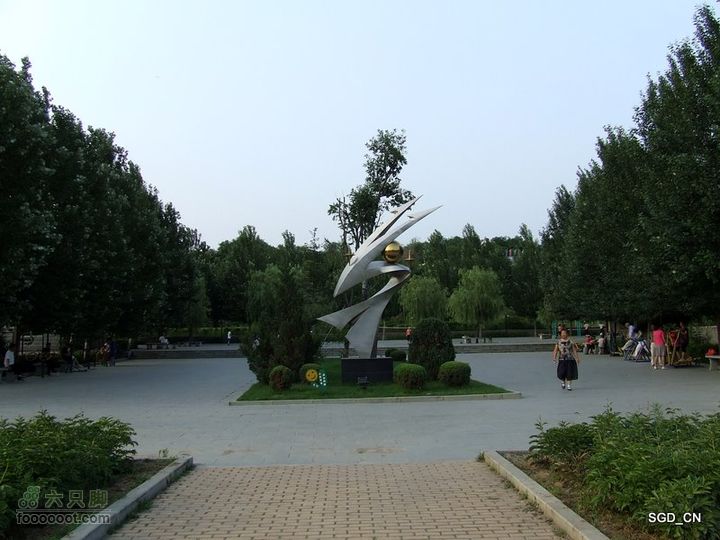 龙首山_四望阁_慈清寺人民公园的广场雕塑