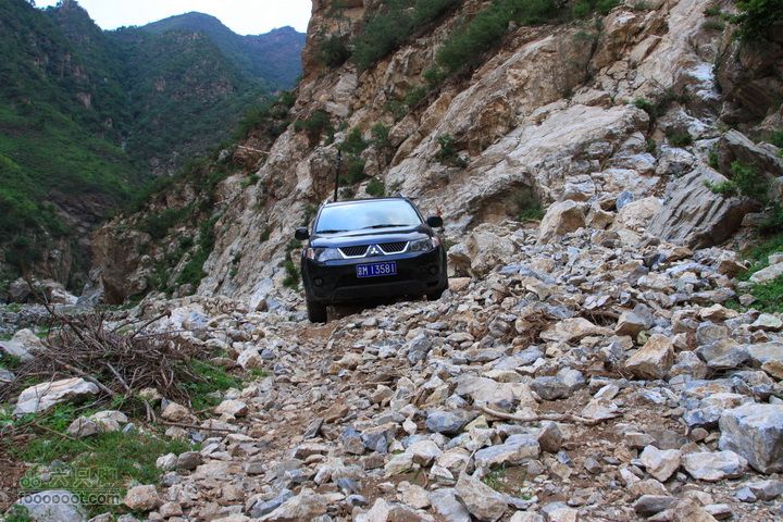 苜蓿村上茶山村探路，下山遭遇乱石滩，连夜逃出乱石堆