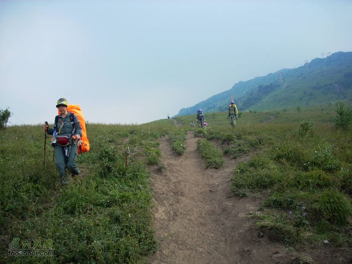下马威—东灵山—北灵山—黄草梁—柏峪—爨底下—斋堂ZN穿越草甸子上的马道