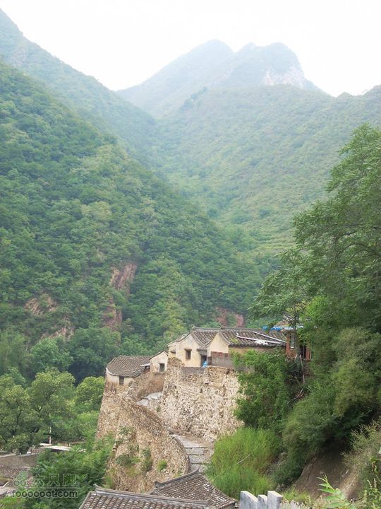 下马威—东灵山—北灵山—黄草梁—柏峪—爨底下—斋堂ZN穿越爨底下一角