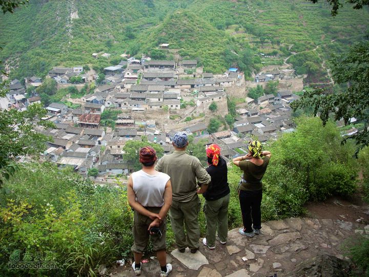 下马威—东灵山—北灵山—黄草梁—柏峪—爨底下—斋堂ZN穿越俯视爨底下