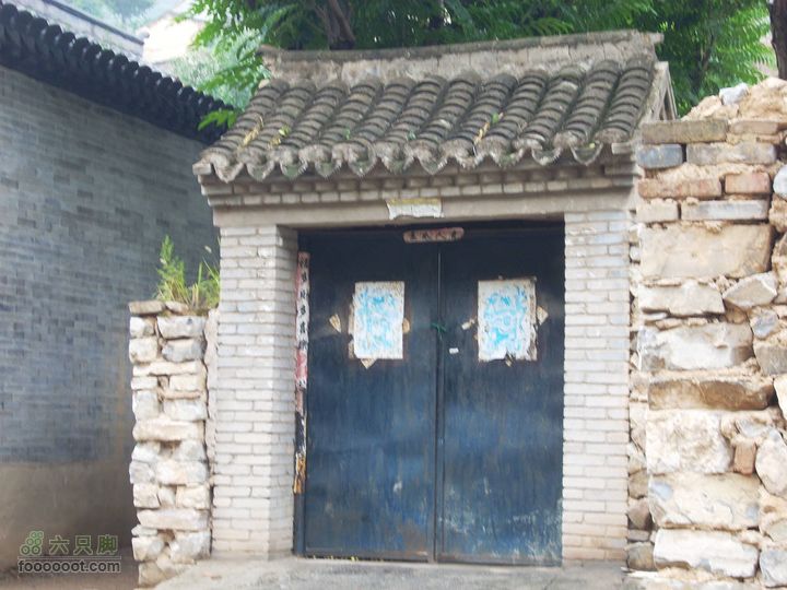 下马威—东灵山—北灵山—黄草梁—柏峪—爨底下—斋堂ZN穿越古宅大门