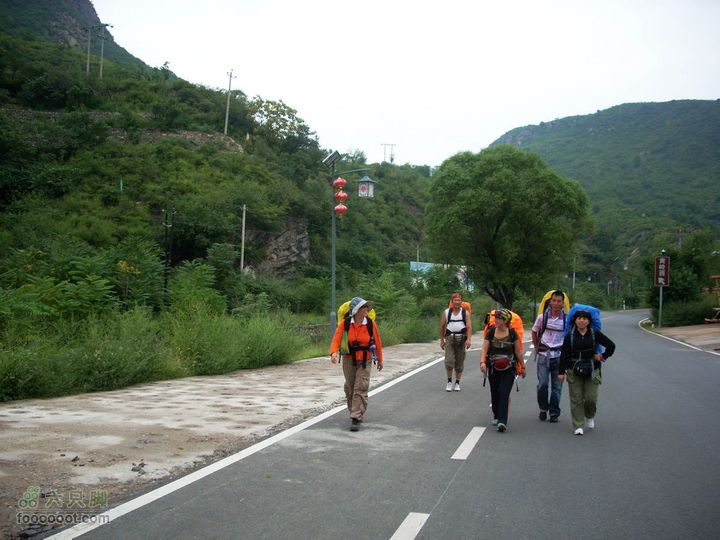 下马威—东灵山—北灵山—黄草梁—柏峪—爨底下—斋堂ZN穿越继续公路穿越