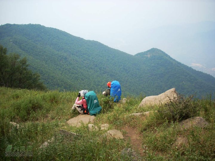 下马威—东灵山—北灵山—黄草梁—柏峪—爨底下—斋堂ZN穿越山顶休息