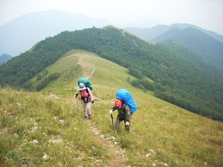 下马威—东灵山—北灵山—黄草梁—柏峪—爨底下—斋堂ZN穿越沿山脊小路上升
