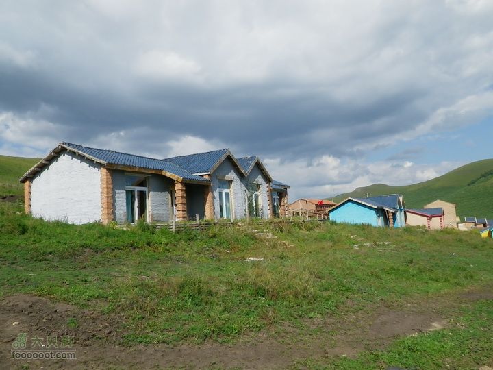自驾黑龙山,穿老掌沟,爬东猴顶宿传奇山庄这是我们住的那一栋，不过不是我