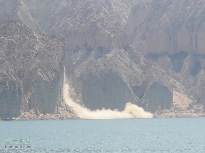 兰州-互助-西宁-龙羊峡龙羊峡水库湖岸的崩塌