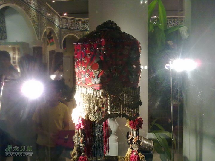 世博游第一日之风雨同行传统的头饰