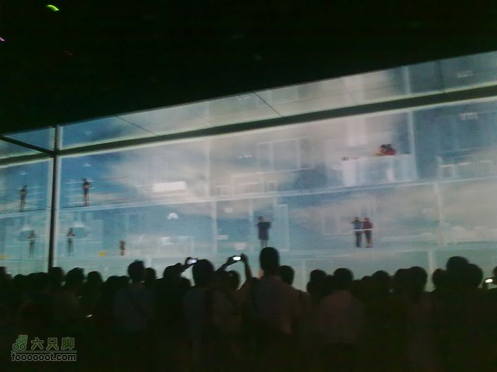 世博游第一日之风雨同行生活的缩影