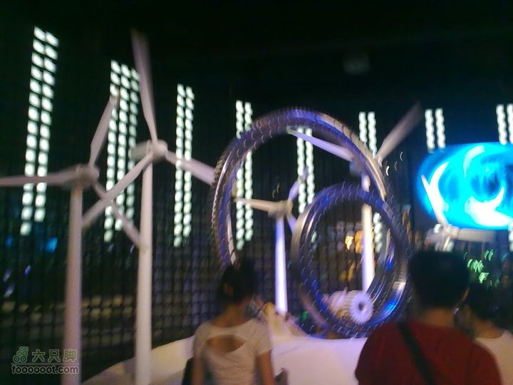 世博游第一日之风雨同行风能利用