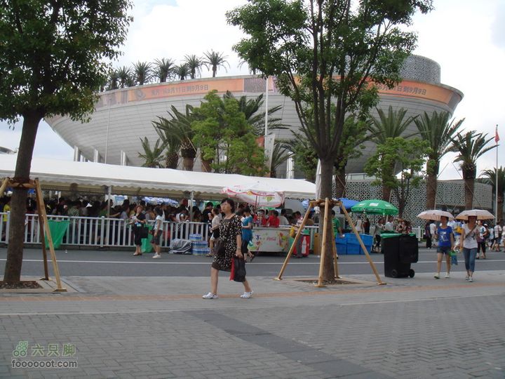 世博游第一日之风雨同行沙特馆-月亮之船