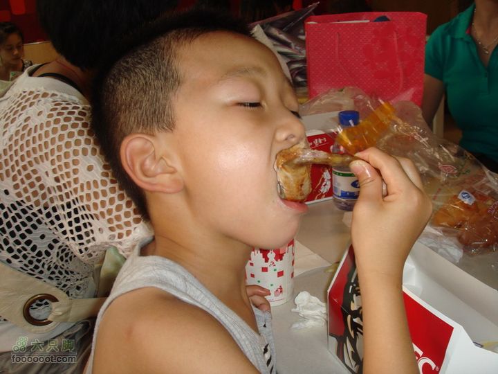 世博游第一日之风雨同行补充能量