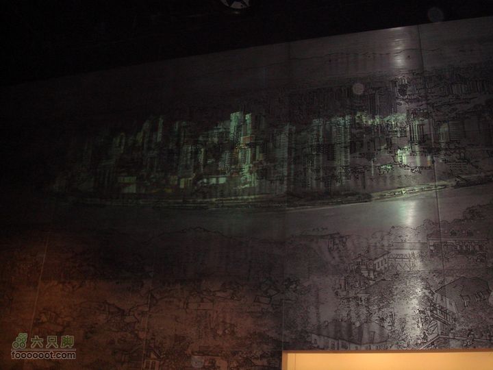 世博游第一日之风雨同行墙上的荧幕