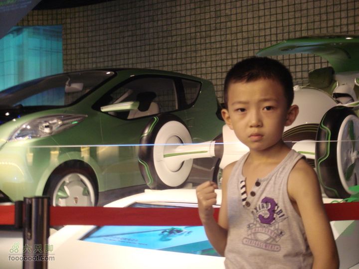 世博游第一日之风雨同行新能源汽车