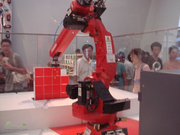 世博游第二日之父子畅游Comau机器人