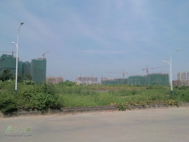 广东省茂名市部分新建商品房空地