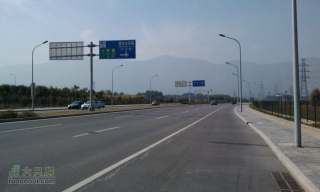 2010-10-16 凤凰岭 去程通往聂各庄的路