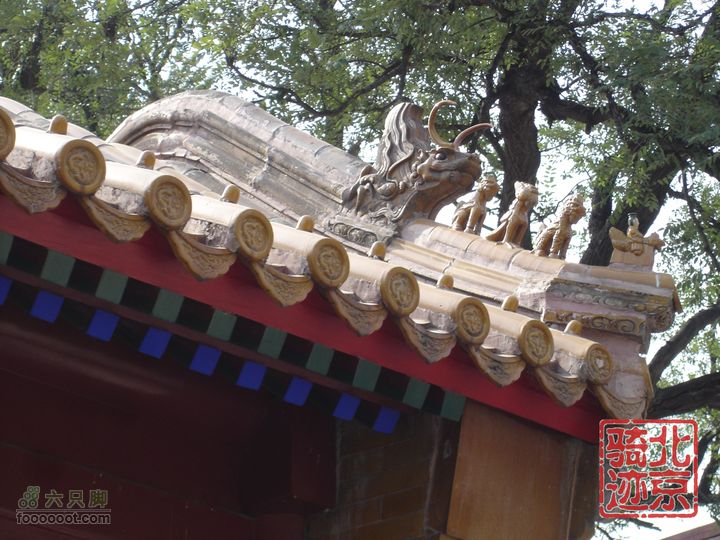 北京骑迹29 寻访北京唯一一座窑神庙 追溯门头沟的由来黄琉璃瓦顶，有望兽。