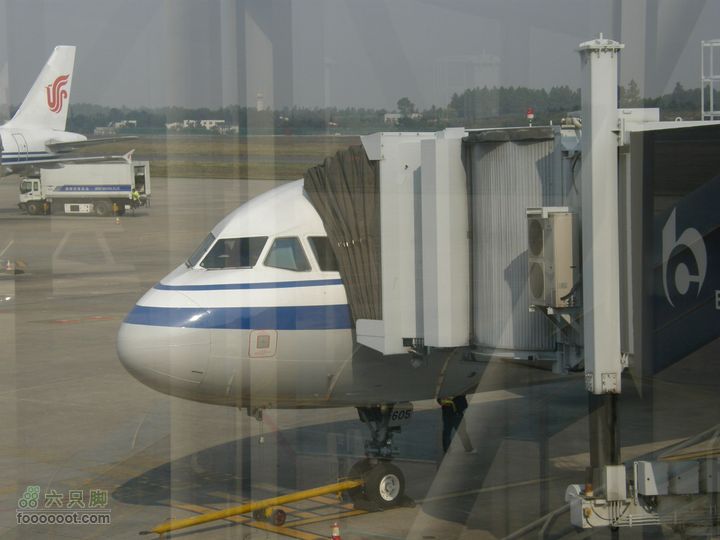 四迹合一（飞机、动车组、汽车、步行速度大比拼）PA300700