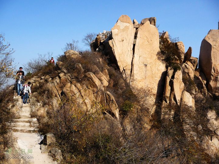 同上周:佛山陵园-白虎涧-凤凰岭三线环穿从飞来石塔下撤