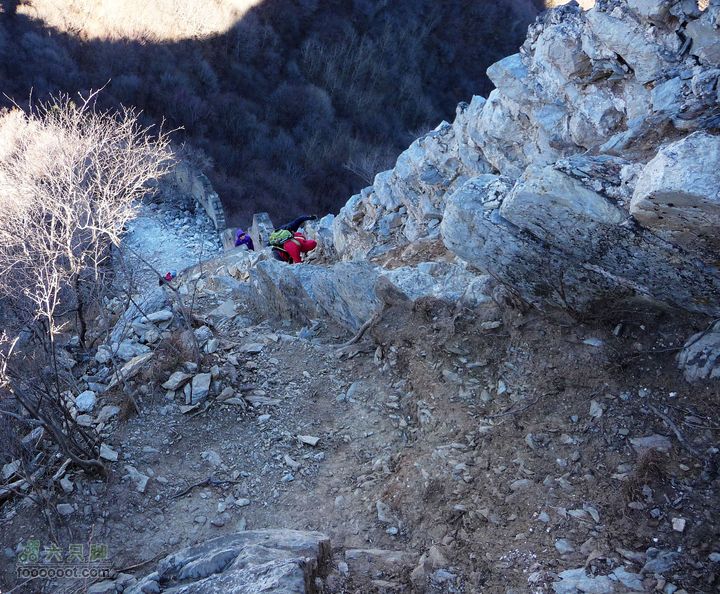 箭扣一日:赵氏山居-西大墙-北京结-鹰飞倒仰-箭扣-正北楼后队也爬上来了