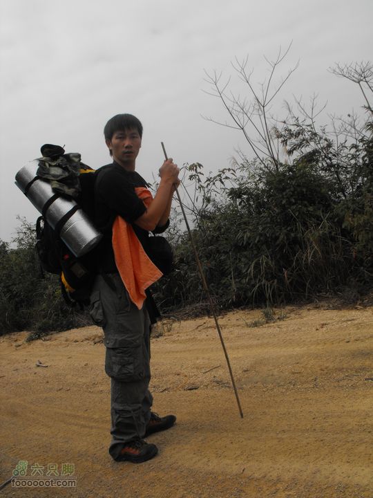 广西贺州狗耳山沙石路，比小路还折磨