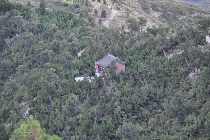 卦山东山-白塔-红墙-药王庙-景区（逃票路线）药王庙远看