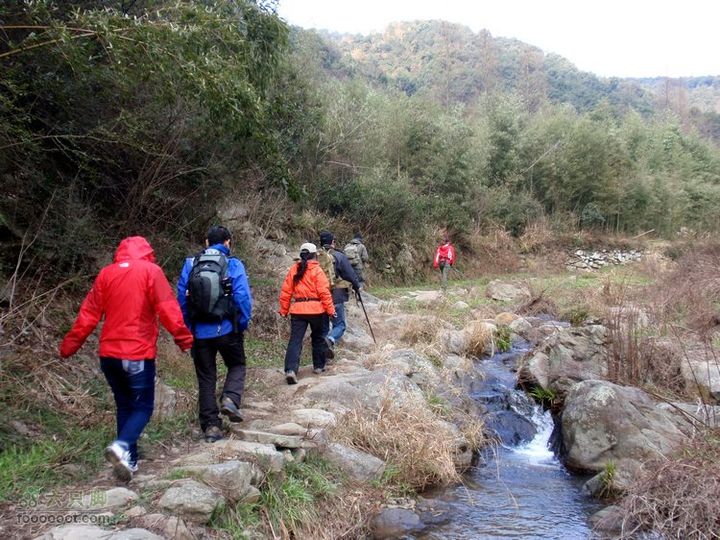 邵岙湖、岗墩、桐岭、阳觉殿绕圈路线桐岭到西茅山的古道