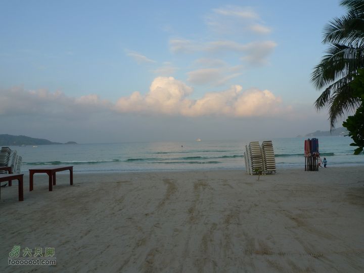 普吉pp岛曼谷11日自助游，全程GPS轨迹+照片很快到了海边，突然才想起来，泰国比中国晚1个小时，现在是当地时间6：30，难怪人少