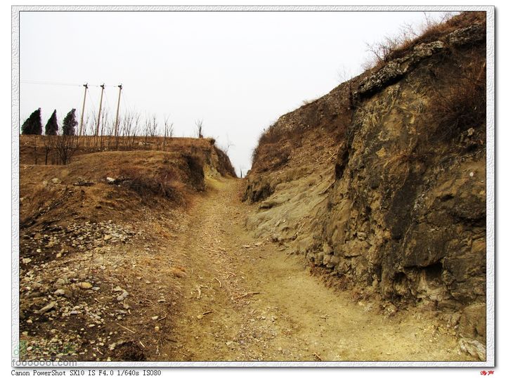 游览滴滴寨看导弹山村道路