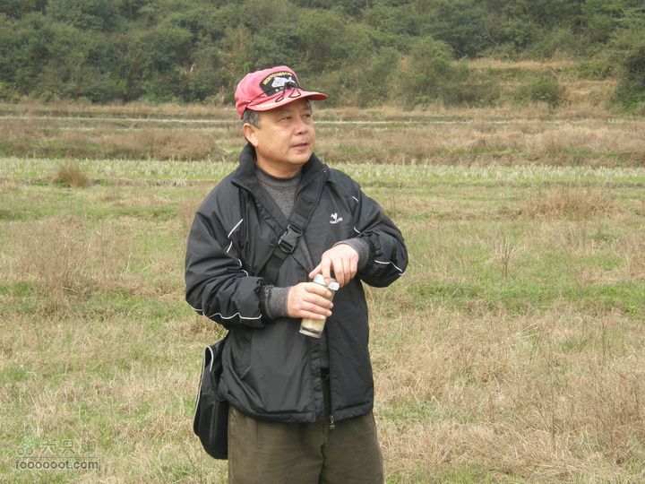 26日26网友从万福亭出发寻访江丰烈士P3260815