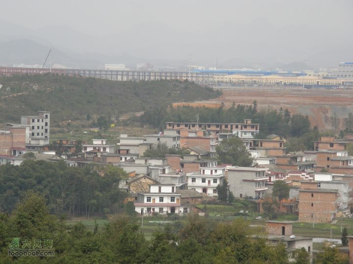 26日26网友从万福亭出发寻访江丰烈士P3260835