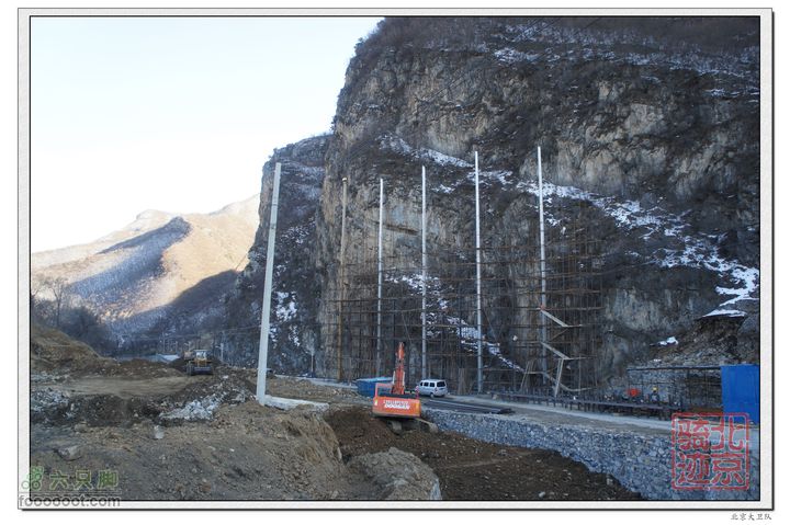 北京骑迹40 清明祭英烈 寻北京最西端 访红歌诞生地为迎接建党90周年的庆典施工现场