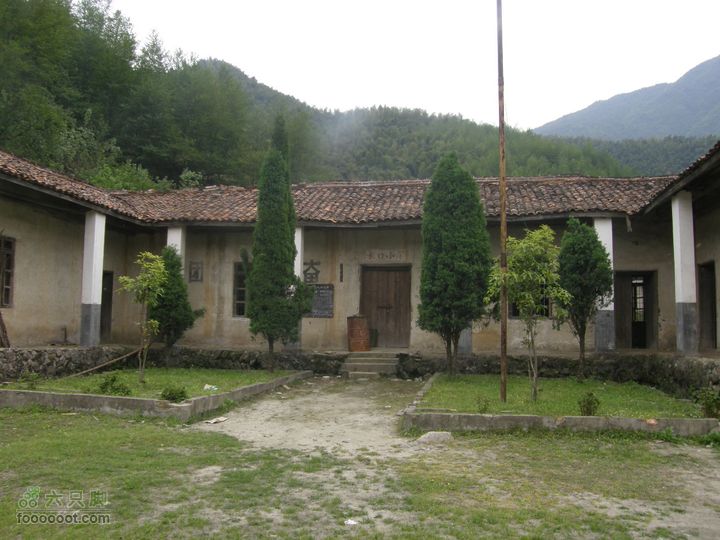 古庙白云寻宝刀，翻山越岭走水口P4241384