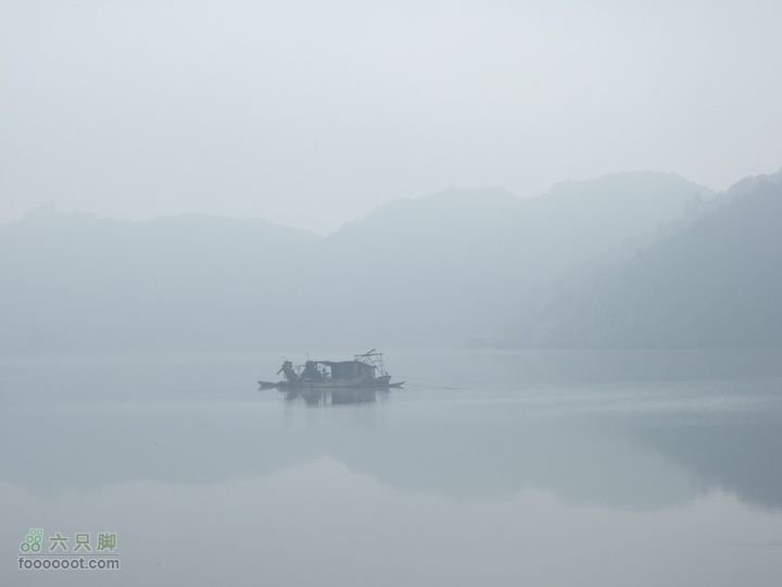 新安江十里画廊---千岛湖晨雾